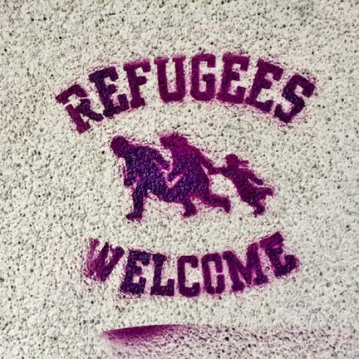 refugees welcome graffiti 