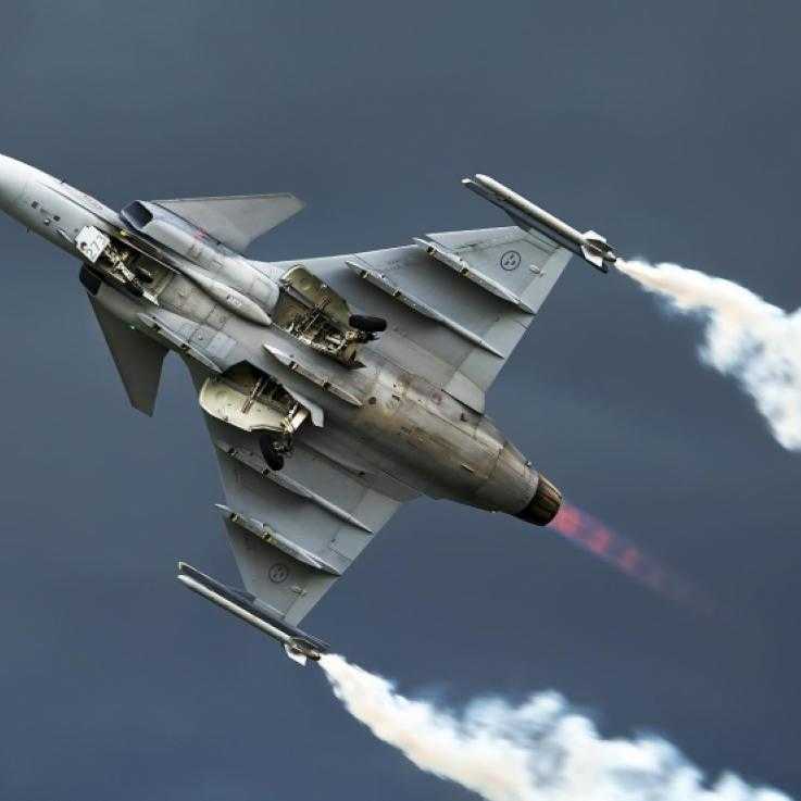 A Gripen aircraft in flight built by SAAB, similar to one of the planes sold to South Africa
