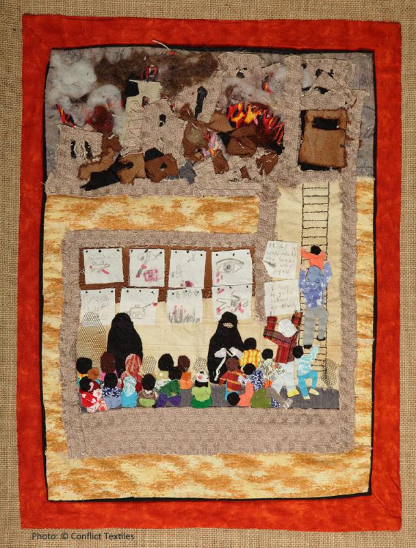 Aleppo school / Escuela en Aleppo, Siria, English arpillera, Linda Adams, 2016, Photo Martin Melaugh, Conflict Textiles collection