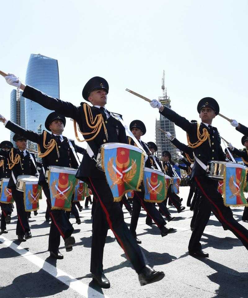 Azerbaijani soldiers are a military parade
